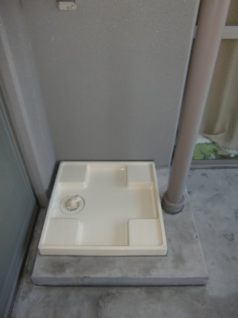 物件内観写真10　(洗濯機置場)