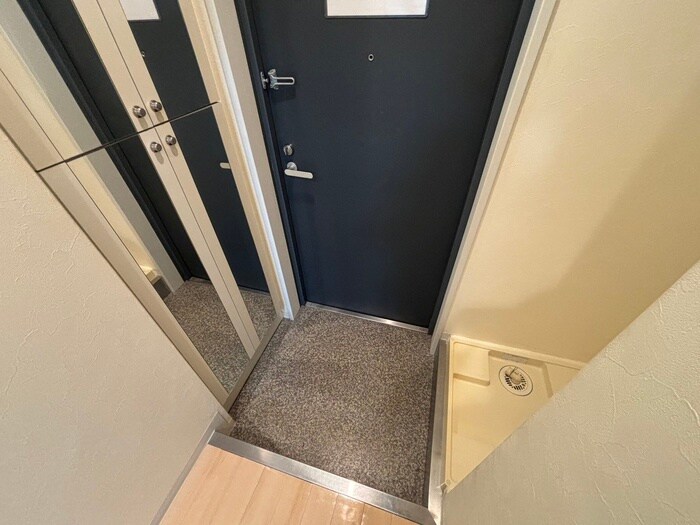 物件内観写真14　(玄関)
