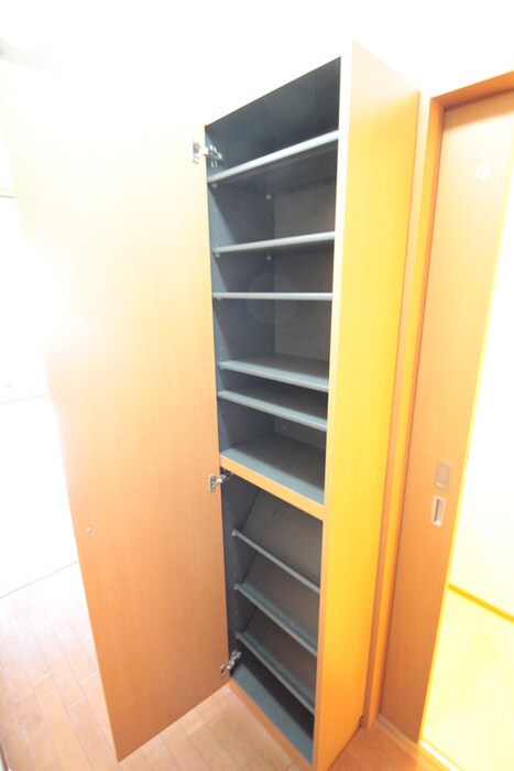 物件内観写真8　(靴箱)