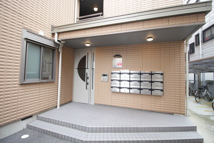物件外観写真5　(エントランス部分)