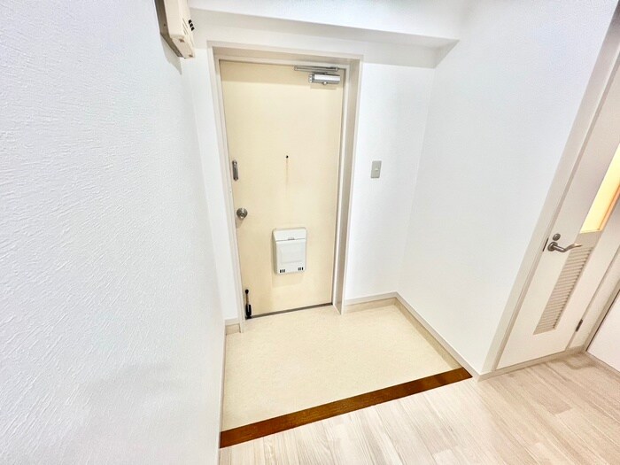 物件内観写真17　(玄関)