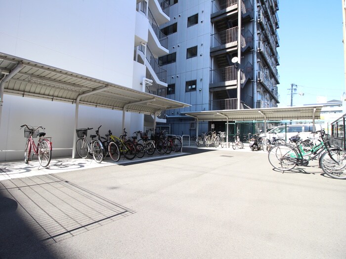 物件外観写真5　(駐輪場)