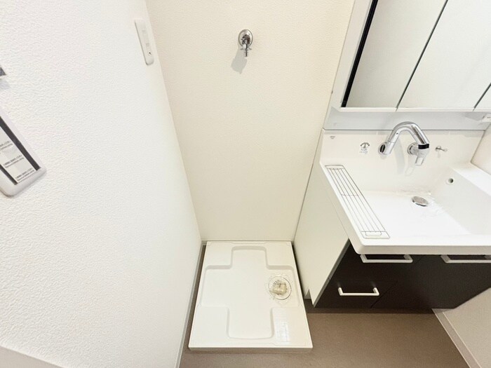 物件内観写真13　(洗濯機置場)