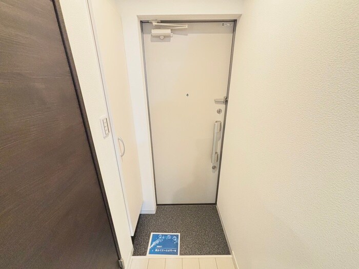 物件内観写真17　(玄関)