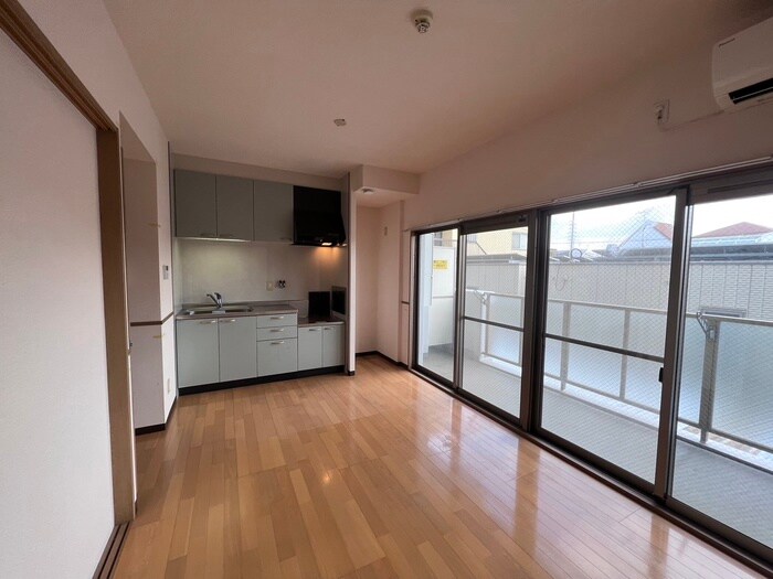 物件内観写真9　(居室)