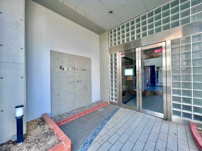 物件外観写真4　(エントランス部分)