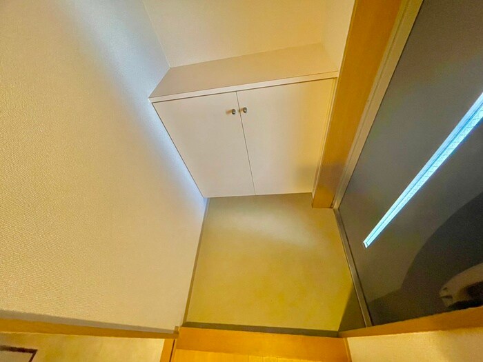 物件内観写真16　(玄関)