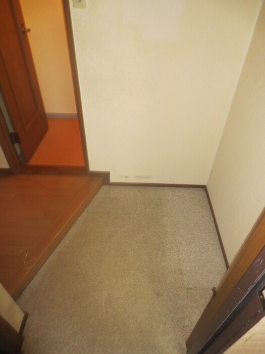 物件内観写真7　(玄関)