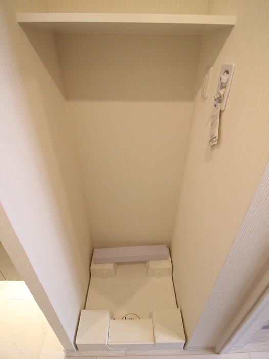 物件内観写真12　(洗濯機置場)