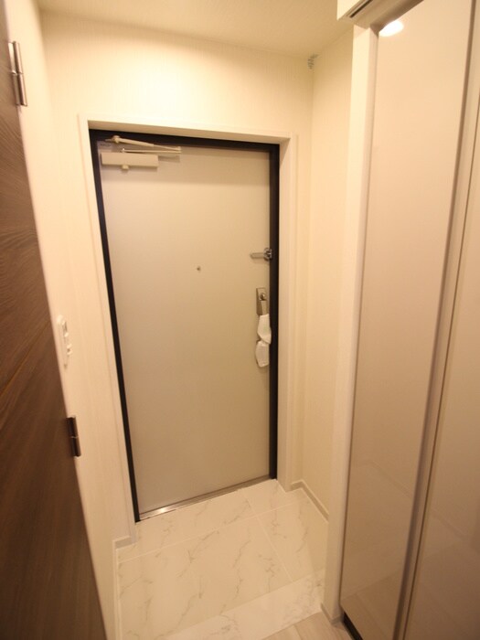 物件内観写真15　(玄関)