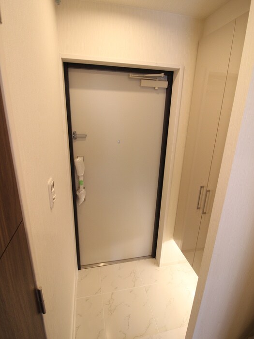 物件内観写真15　(玄関)