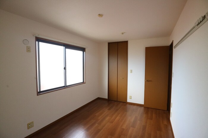 物件内観写真2　(居室)