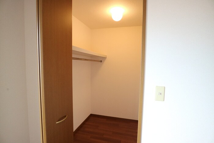物件内観写真8　(収納)