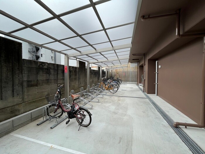 物件外観写真5　(駐輪場)