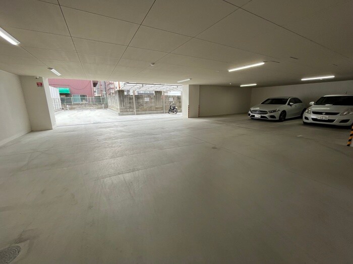 物件外観写真6　(駐車場)