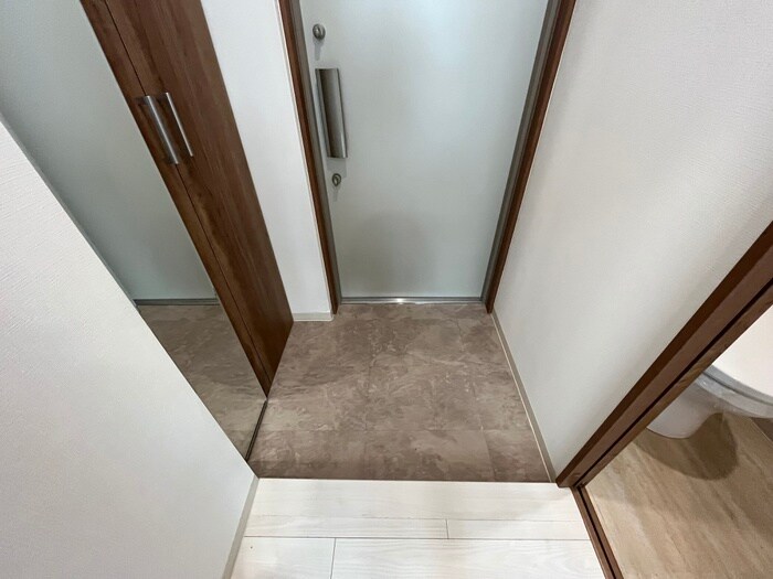 物件内観写真15　(玄関)
