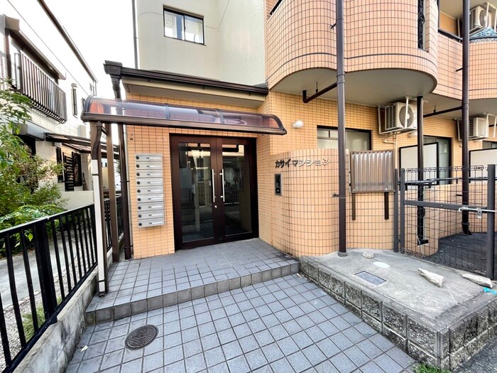 物件外観写真3　(エントランス部分)