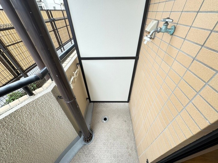 物件内観写真12　(洗濯機置場)