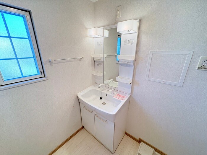 物件内観写真10　(洗面)