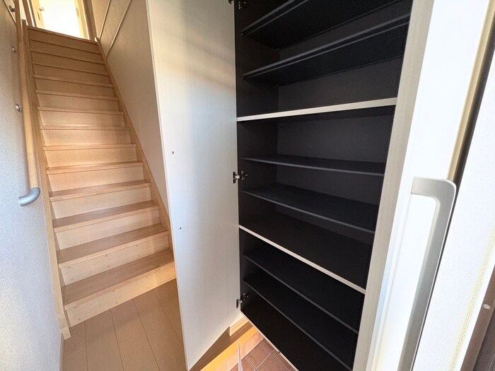 物件内観写真16　(靴箱)