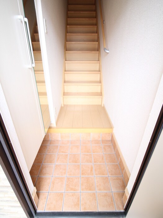 物件内観写真17　(玄関)