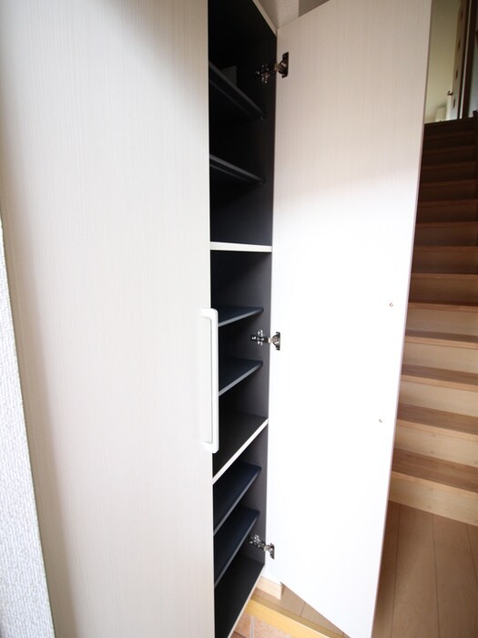 物件内観写真18　(靴箱)