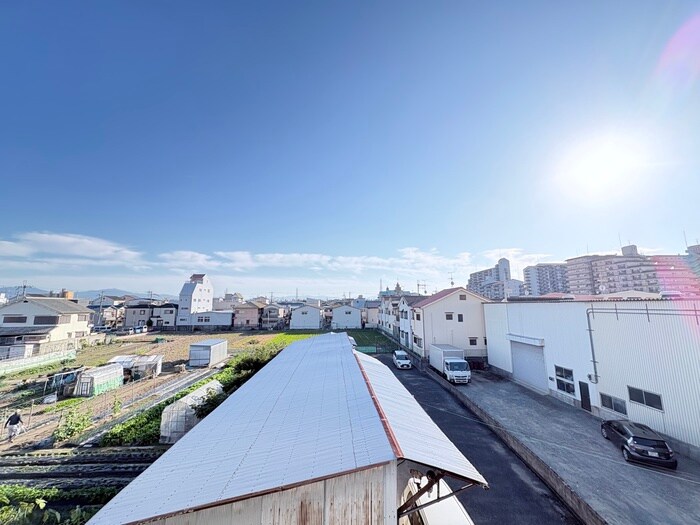 物件内観写真22　(室内からの展望)