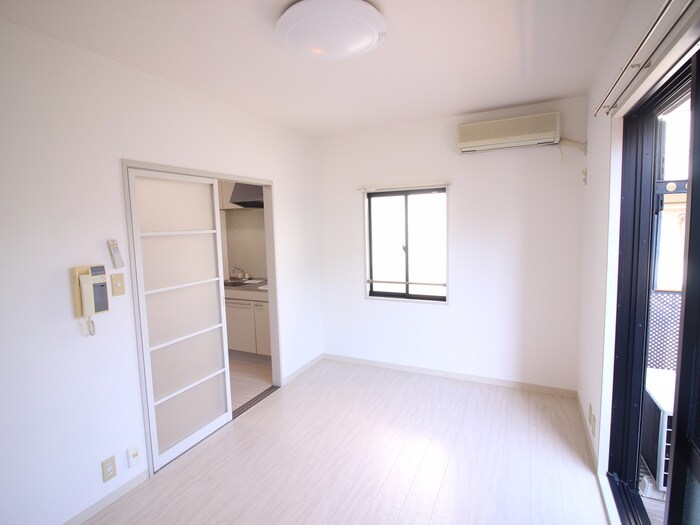 物件内観写真8　(居室)