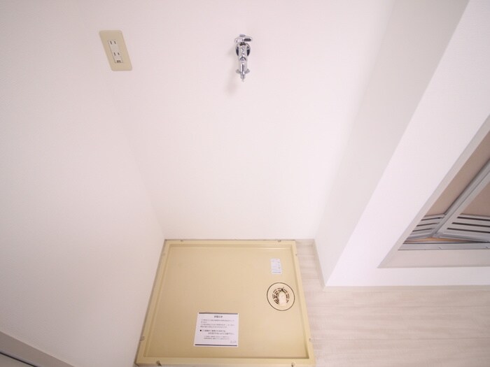 物件内観写真12　(洗濯機置場)