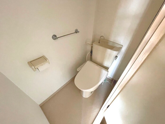 物件内観写真14　(トイレ)