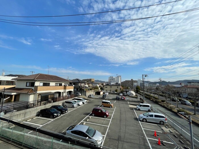 物件内観写真16　(室内からの展望)