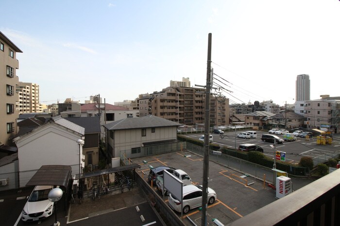 物件内観写真17　(室内からの展望)