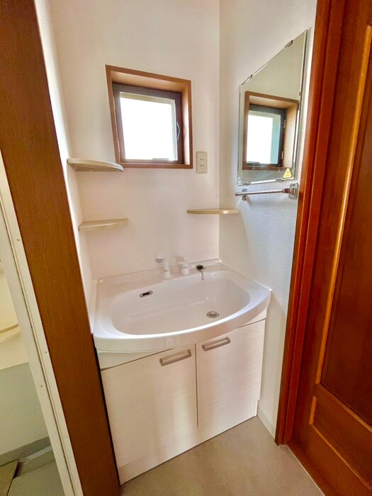 物件内観写真11　(洗面)