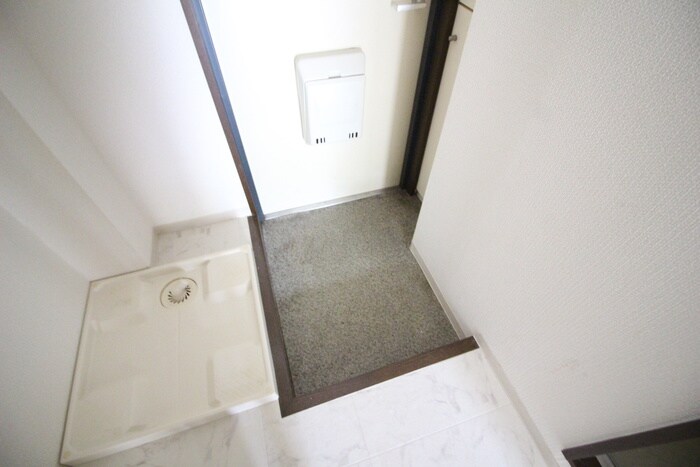 物件内観写真13　(玄関)