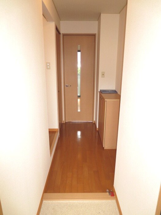 物件内観写真16　(玄関)