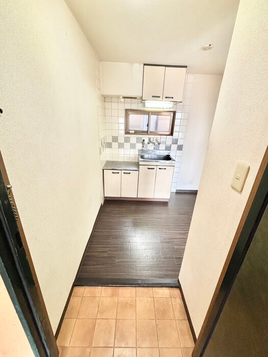 物件内観写真11　(廊下)