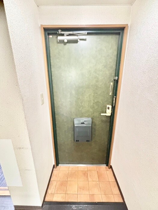 物件内観写真12　(玄関)