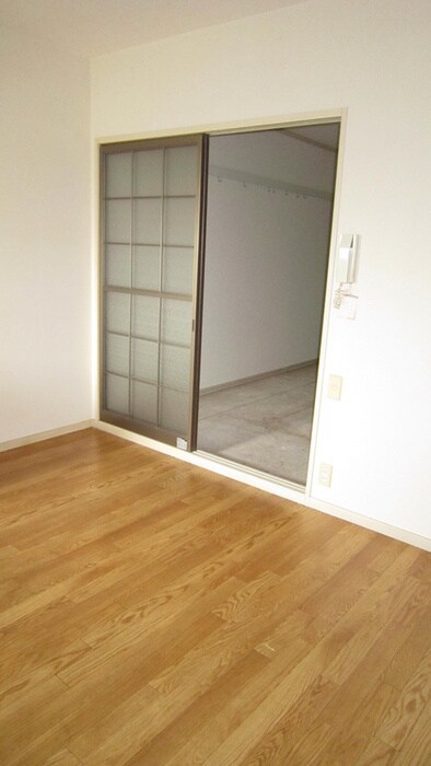 物件内観写真4　(居室)