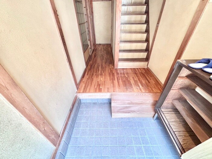 物件内観写真17　(玄関)