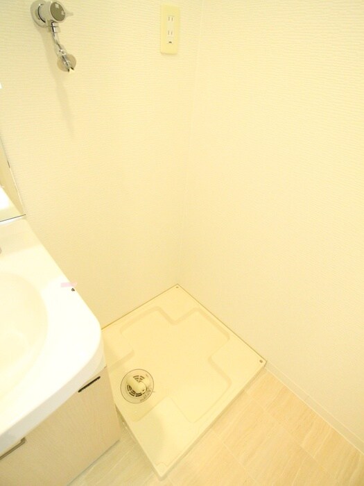 物件内観写真11　(洗濯機置場)