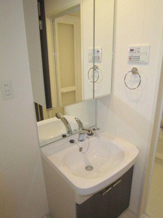 物件内観写真11　(洗面)