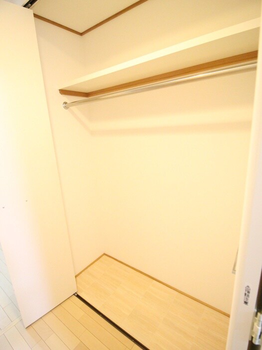 物件内観写真12　(収納)