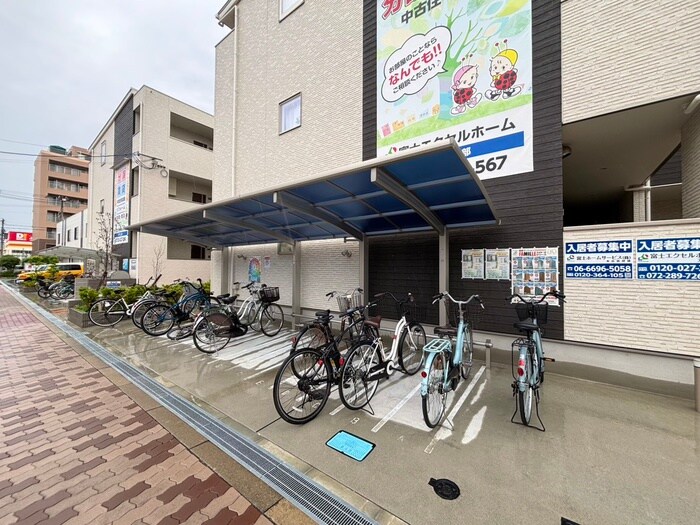 物件外観写真5　(駐輪場)