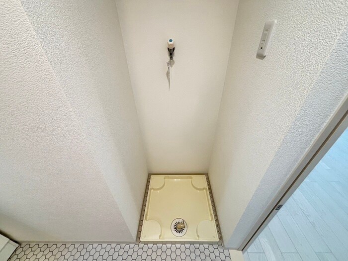 物件内観写真12　(洗濯機置場)