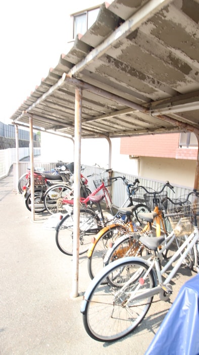 物件外観写真6　(駐輪場)
