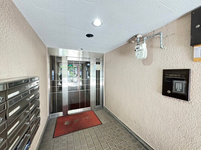 第一コ－ポ澄のエントランス部分