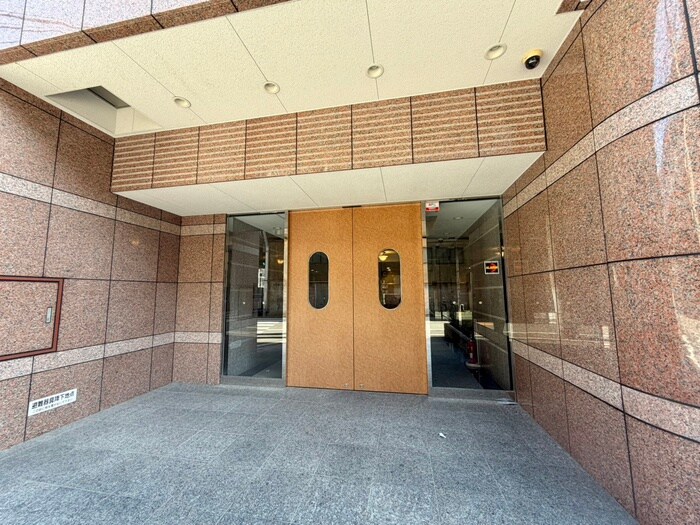 物件外観写真5　(エントランス部分)