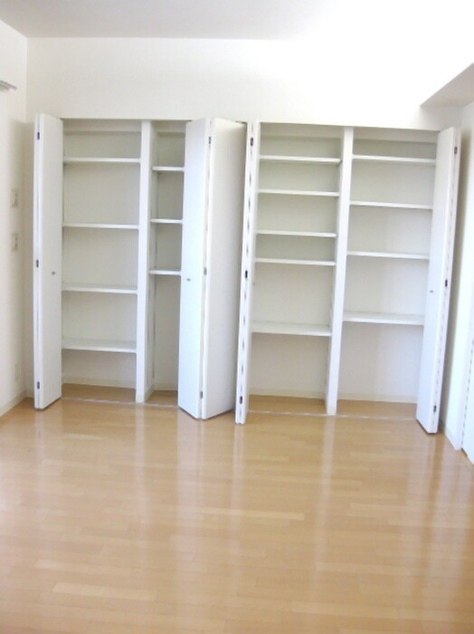 物件内観写真10　(収納)