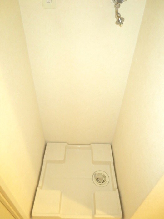 物件内観写真14　(洗濯機置場)