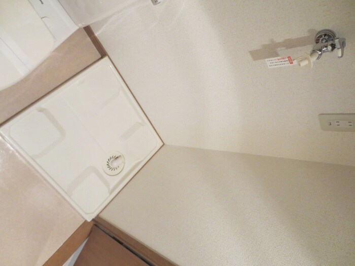 物件内観写真18　(洗濯機置場)